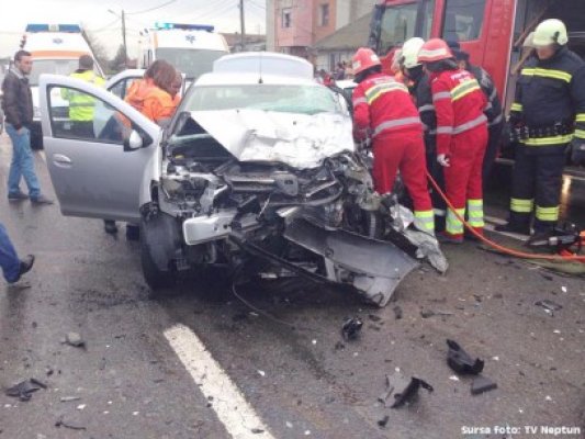Accident rutier grav pe DN 39: trei maşini implicate, un şofer decedat
